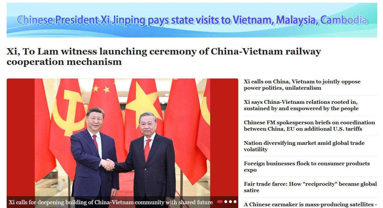 Trang chủ của People’s Daily đăng trang trọng ảnh và tiêu đề 4 bài viết về quan hệ Việt Nam - Trung Quốc (Ảnh chụp màn hình). Trang chủ của People’s Daily đăng trang trọng ảnh và tiêu đề 4 bài viết về quan hệ Việt Nam - Trung Quốc (Ảnh chụp màn hình).