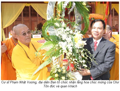 Một lần xuất hiện hiếm hoi của tỷ phú Phạm Nhật Vượng. Một lần xuất hiện hiếm hoi của tỷ phú Phạm Nhật Vượng