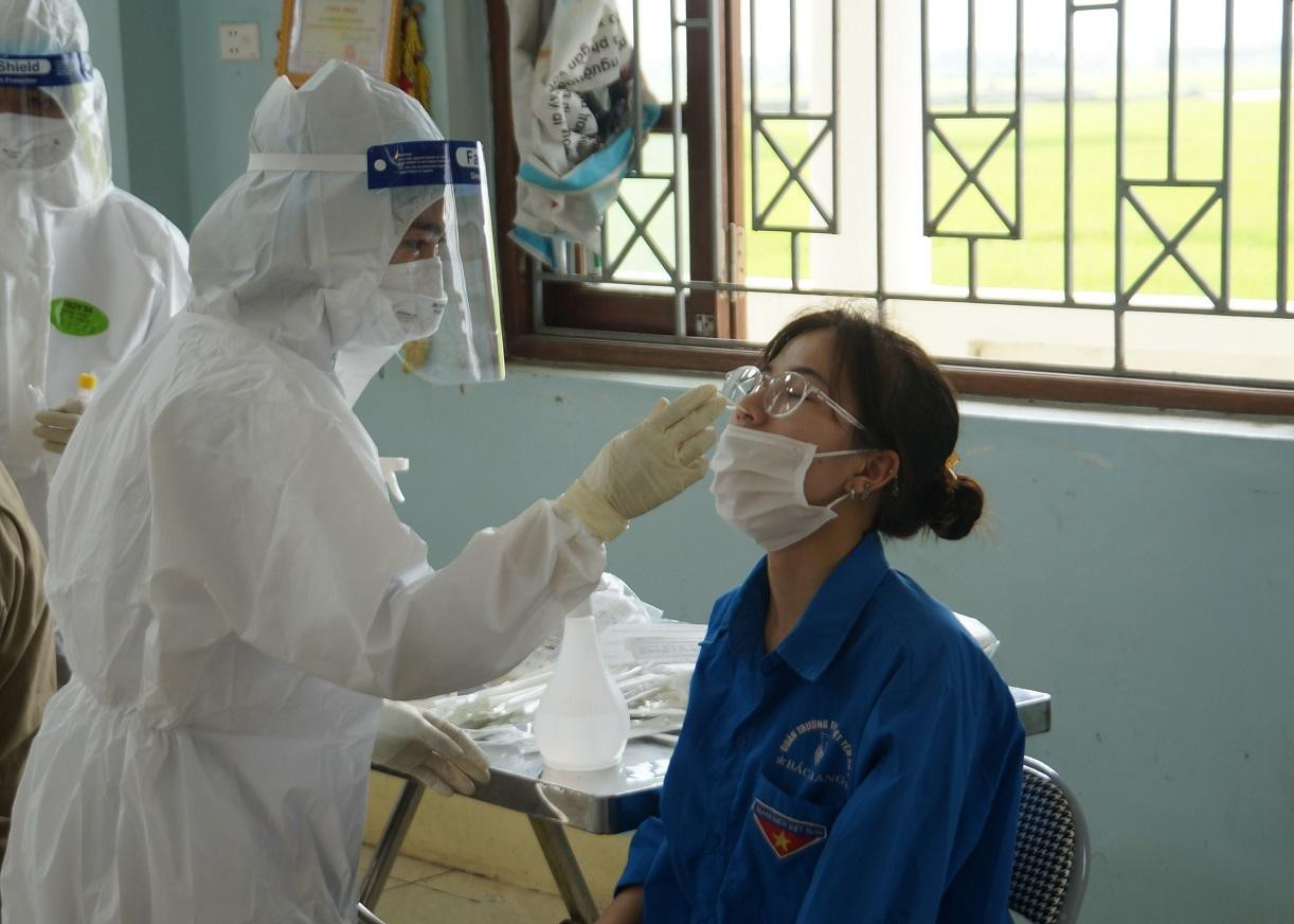 Thôn Khả Lý Thượng đã ghi nhận 1 trường hợp F0 (được cách ly trước đó) cùng hàng trăm người là F1, F2.