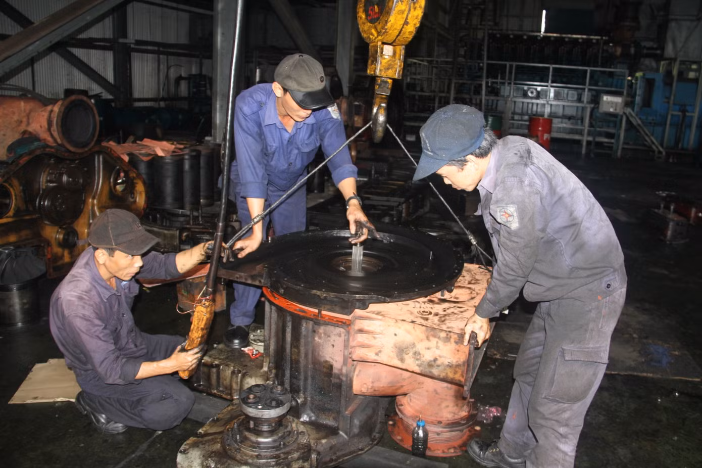 Nhà máy phát điện diesel trên đảo Phú Quốc luôn trong tình trạng rệu rã, quá tải . Nhà máy phát điện diesel trên đảo Phú Quốc luôn trong tình trạng rệu rã, quá tải