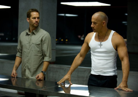 Thành công từ Fast 6 tiếp tục đến, và Paul Walker đang quay dở phần 7 của loạt phim Fast & Furious. Thành công từ Fast 6 tiếp tục đến, và Paul Walker đang quay dở phần 7 của loạt phim Fast & Furious