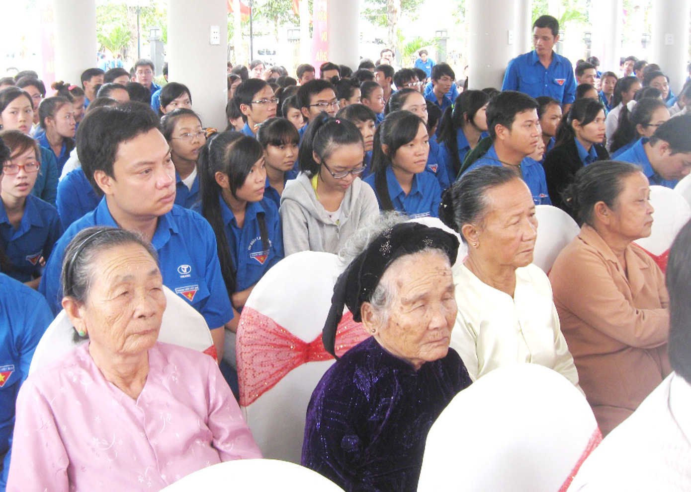 Các Mẹ VNAH cùng hàng ngàn ĐVTN dự lễ sáng nay