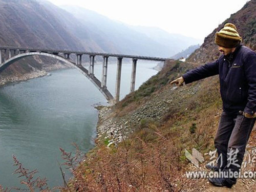 Thực nghiệm điều tra cảnh Lý Quang Thăng vứt xác tình nhân