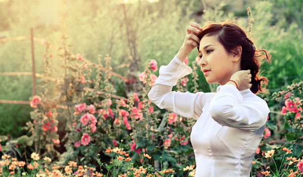 Phương Thảo nổi bật nơi vườn hoa Quảng Bá