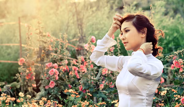 Phương Thảo nổi bật nơi vườn hoa Quảng Bá