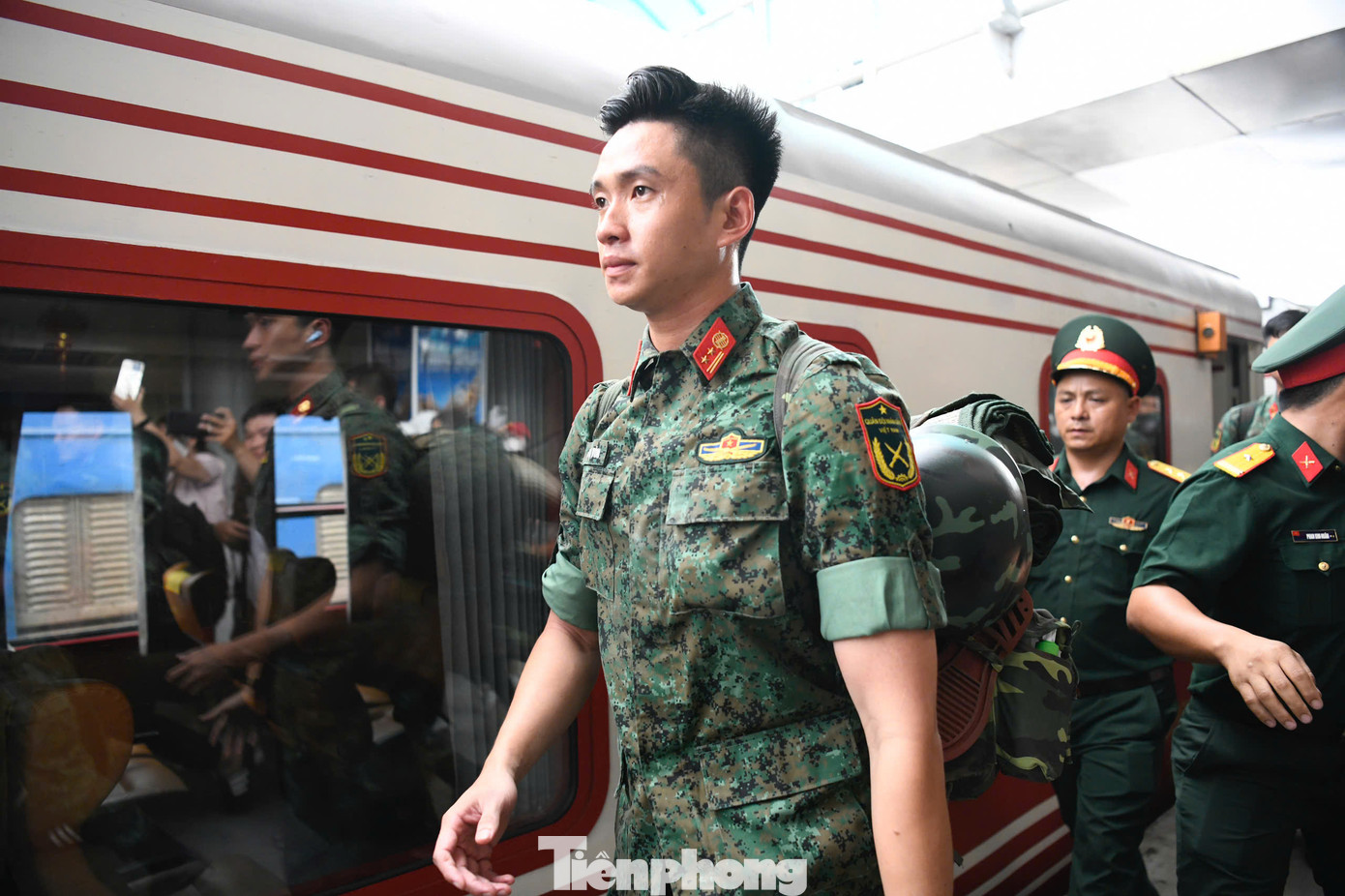 Cận cảnh vẻ điển trai của &quot;nam thần quân đội&quot; Lê Hoàng Hiệp.