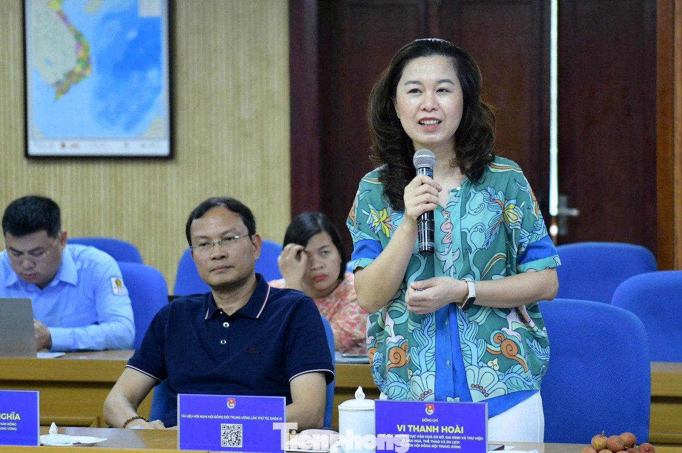 Các đại biểu chia sẻ tại hội nghị.