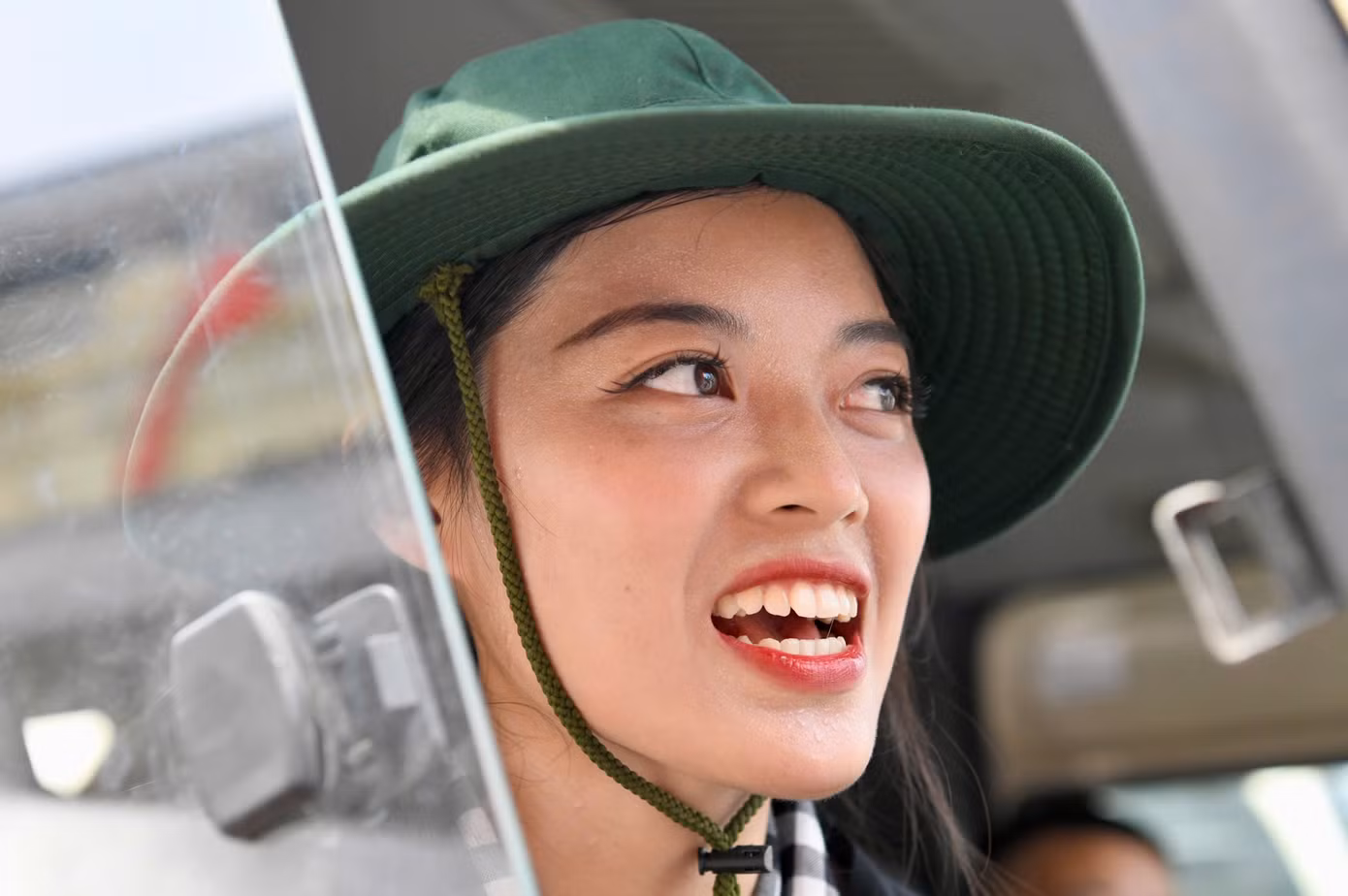 Họ vượt qua điều kiện thời tiết khắc nghiệt để sẵn sàng cho những đợt tập luyện sắp tới.