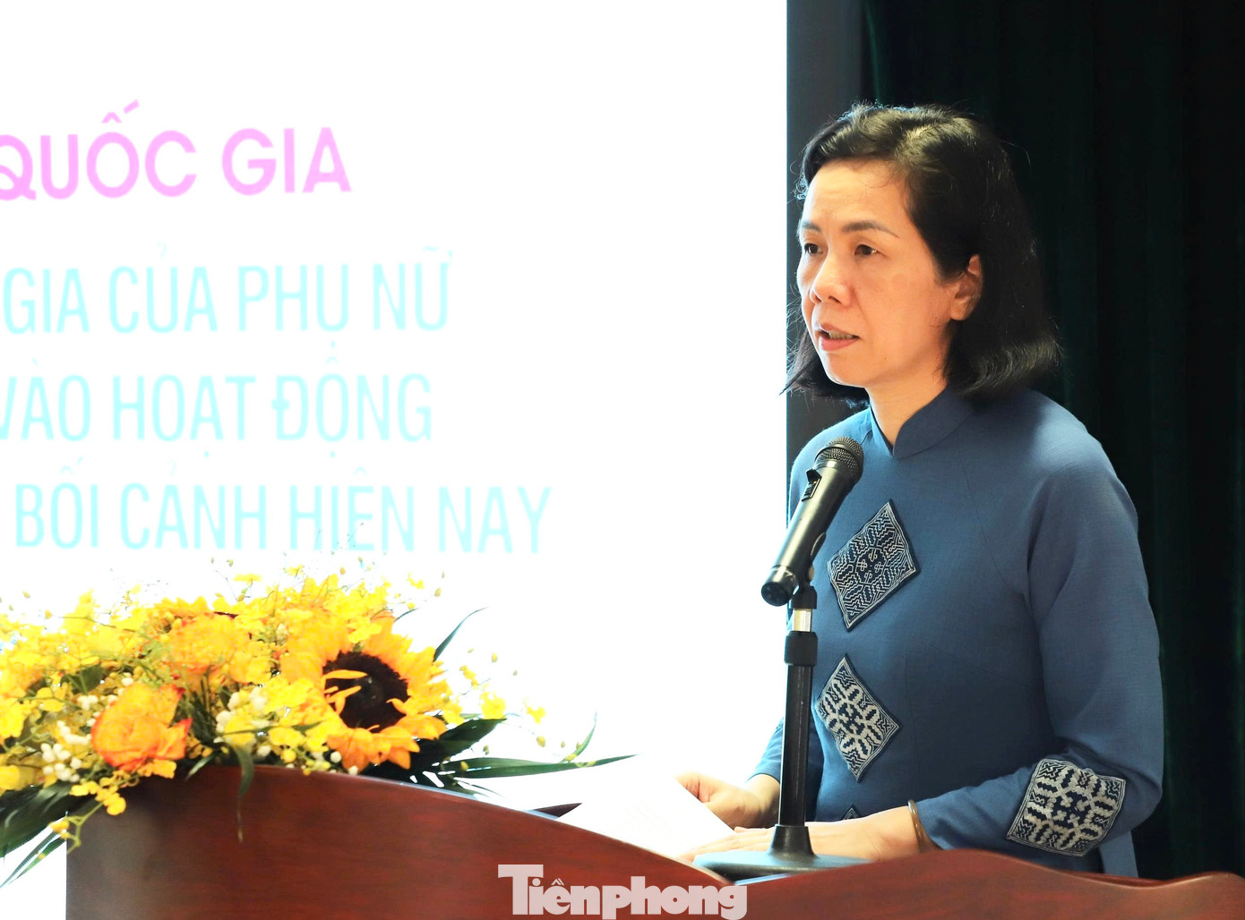 Bà Nguyễn Thị Minh Hương - Phó Chủ tịch Hội Liên hiệp Phụ nữ Việt Nam phát biểu khai mạc hội thảo. Bà Nguyễn Thị Minh Hương - Phó Chủ tịch Hội Liên hiệp Phụ nữ Việt Nam phát biểu khai mạc hội thảo.