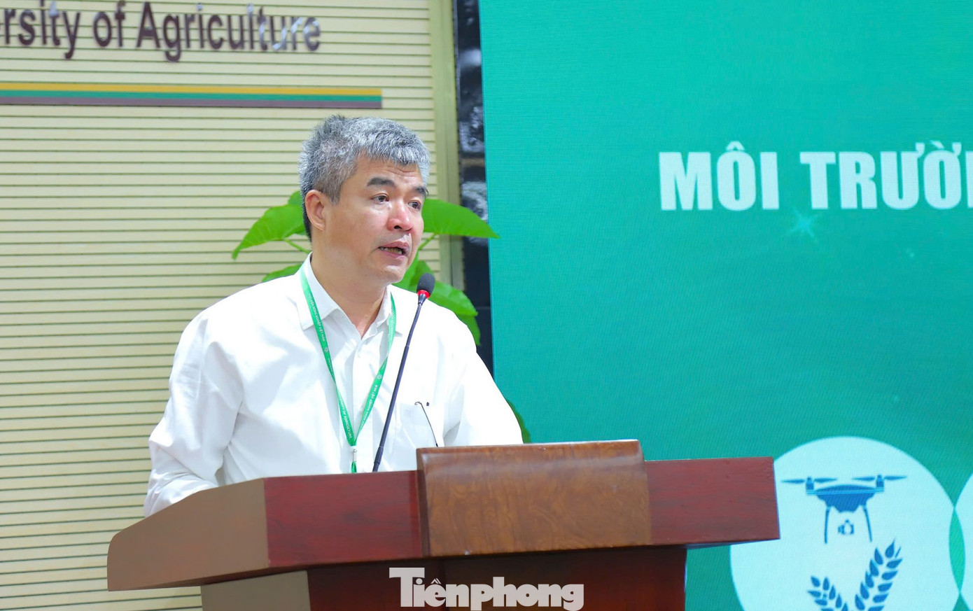 Chuyên gia, các nhà khoa học chia sẻ tại hội thảo.