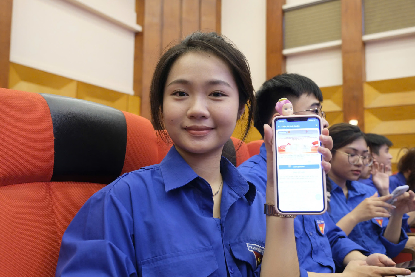 Bạn Phan Thị Ly Ly, sinh viên ngành Quản lý Nhà nước, Học viện Hành chính và Quản trị công tham gia cuộc thi. Ảnh: Châu Linh