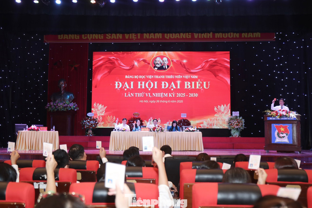 95 đại biểu là những đảng viên ưu tú đại diện cho 283 đảng viên về dự Đại hội.