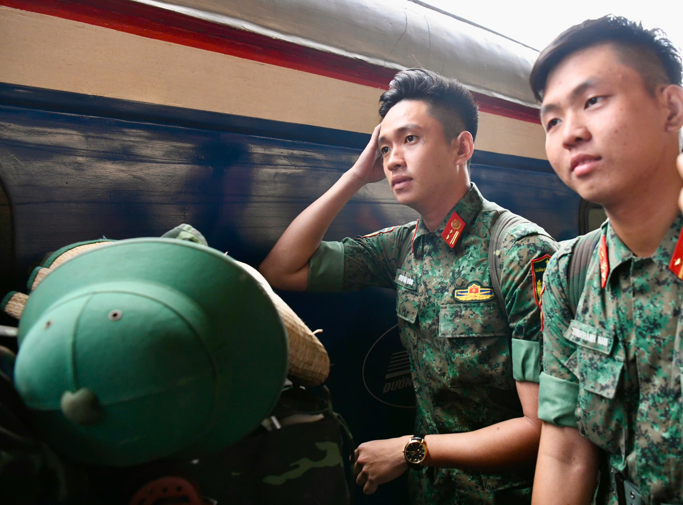 Cận cảnh vẻ điển trai của &quot;nam thần quân đội&quot; Lê Hoàng Hiệp.