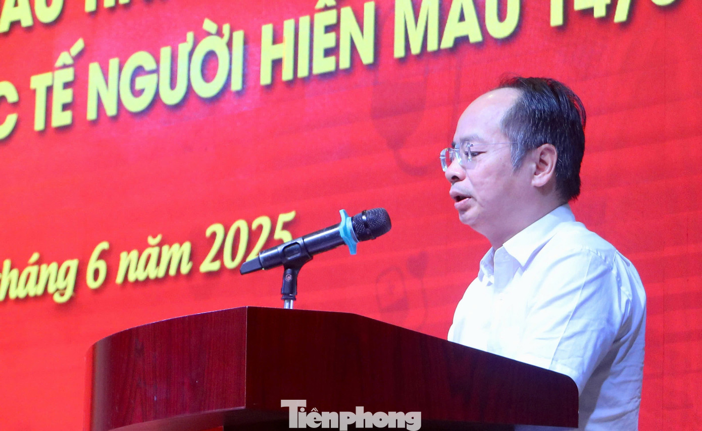 Ông Lê Tự Lực - Chủ tịch Hội Chữ thập đỏ Thành phố Hà Nội phát biểu tại chương trình.