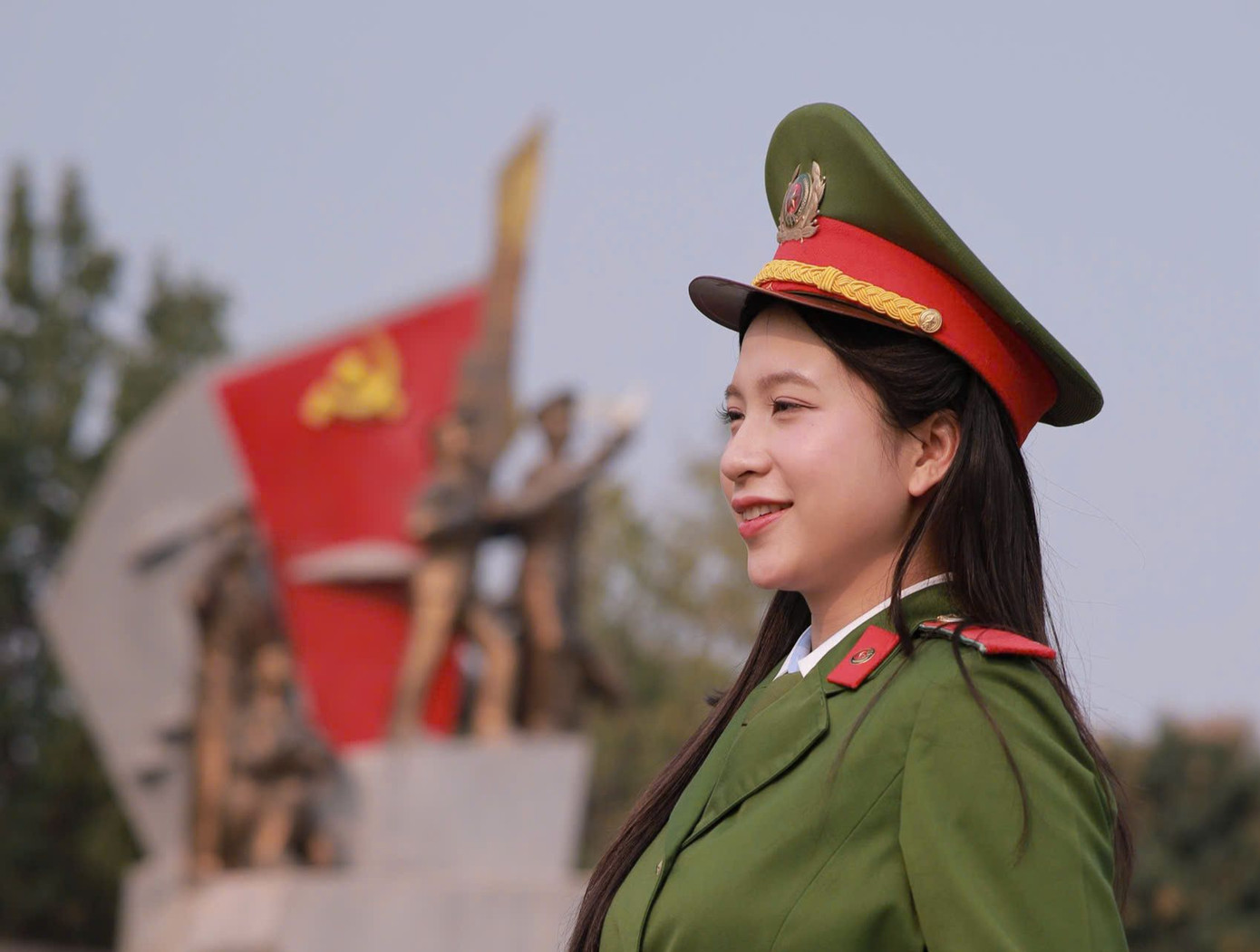 Vân Anh từng đạt danh hiệu “Sinh viên 5 tốt” cấp Học viện Cảnh sát Nhân dân năm học 2021 - 2022. Cô cũng đạt giải Nhì cuộc thi Nghiên cứu Khoa học cho sinh viên của Học viện Cảnh sát nhân dân năm 2023.