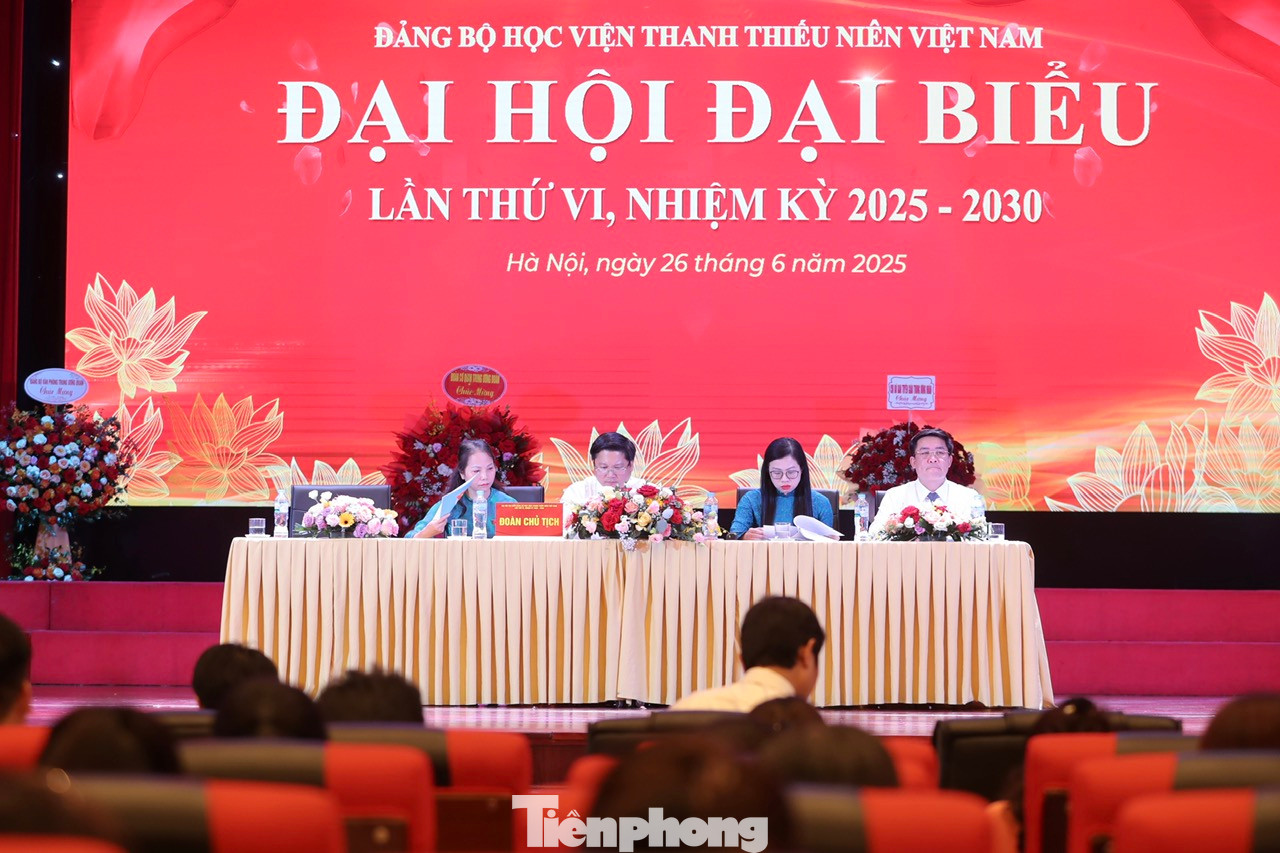 95 đại biểu là những đảng viên ưu tú đại diện cho 283 đảng viên về dự Đại hội.