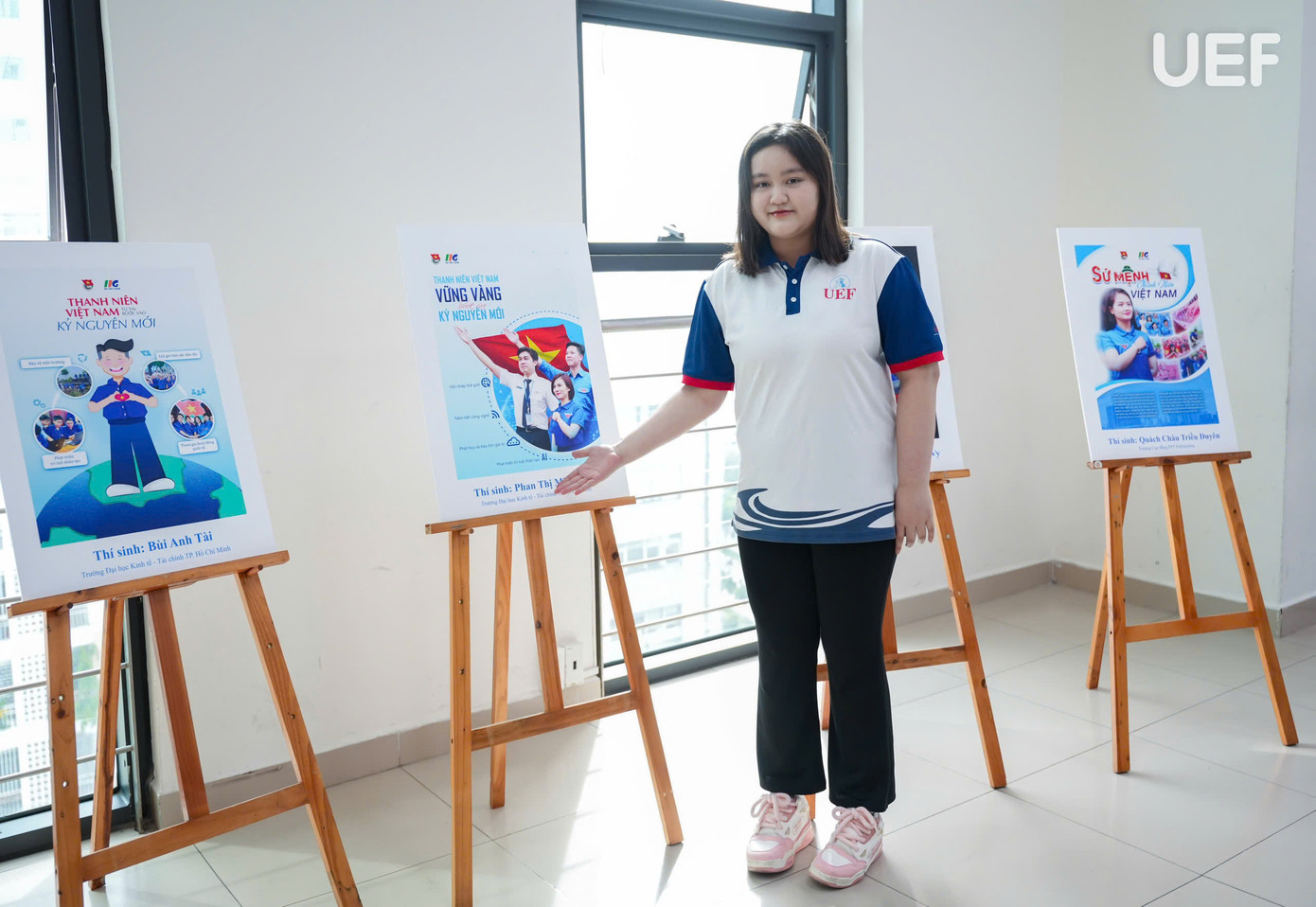 Bạn Phan Thị Minh Nhã - sinh viên Trường Đại học Kinh tế - Tài chính TPHCM mang đến một tác phẩm đậm tinh thần tuổi trẻ Việt Nam: tự tin, bản lĩnh và làm chủ công nghệ.