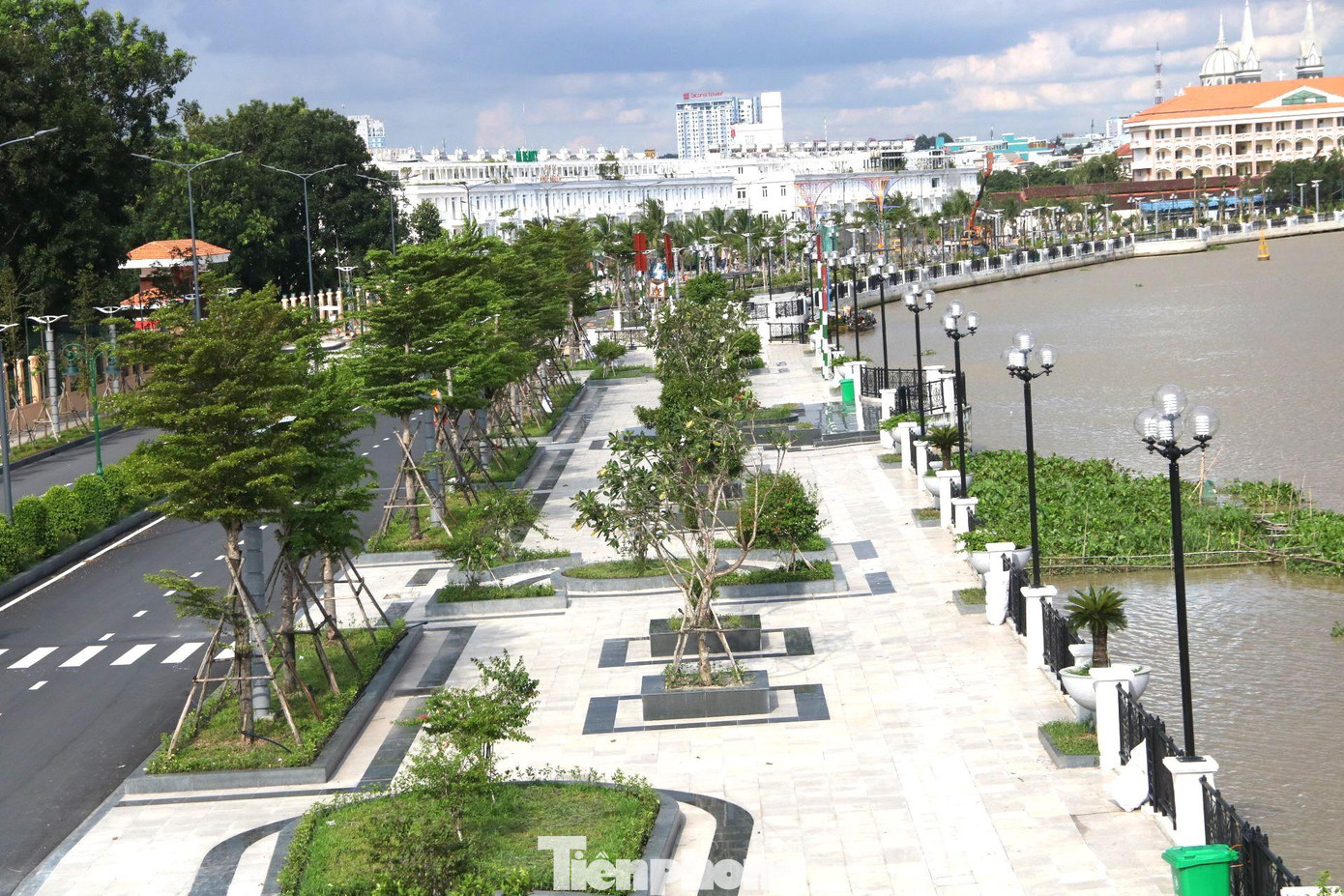 Đường kết nối liên thông từ chợ Thủ Dầu Một đến cầu Phú Cường, tạo thuận lợi cho việc đi lại của người dân Đường kết nối liên thông từ chợ Thủ Dầu Một đến cầu Phú Cường, tạo thuận lợi cho việc đi lại của người dân