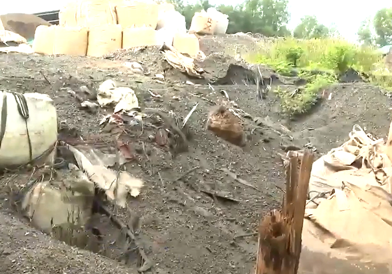 Rác thải chôn lấp dưới đất bị phát hiện