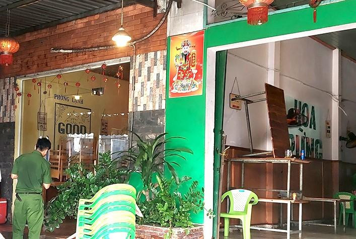 Công an khám nghiệm hiện trường