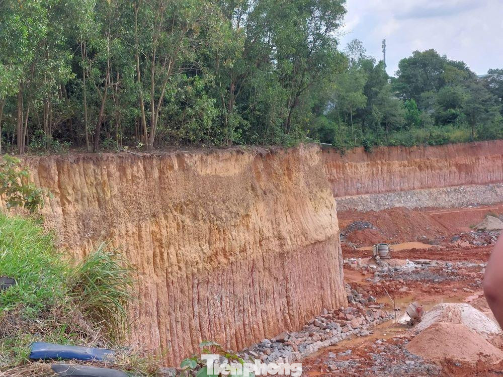 Độ sâu khoảng 20m