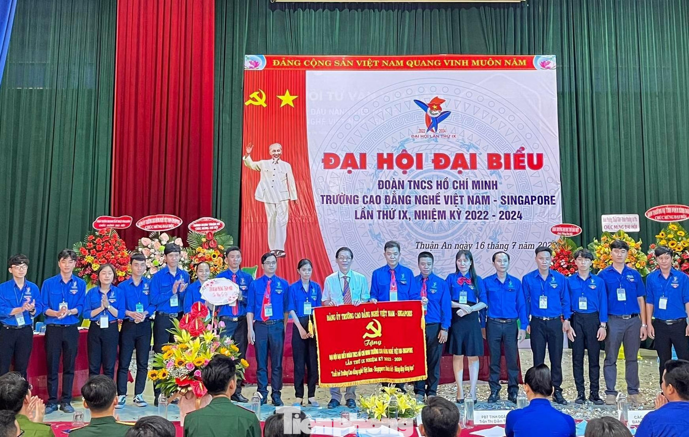 Đại hội Đoàn trường Cao đẳng Nghề Việt Nam - Singapore Đại hội Đoàn trường Cao đẳng Nghề Việt Nam - Singapore