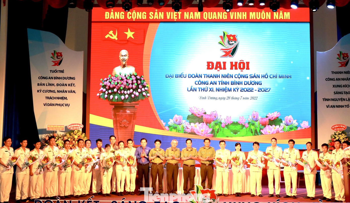 Anh Trần Hữu An giữ chức Bí thư Đoàn thanh niên Công an tỉnh Bình Dương Anh Trần Hữu An giữ chức Bí thư Đoàn thanh niên Công an tỉnh Bình Dương