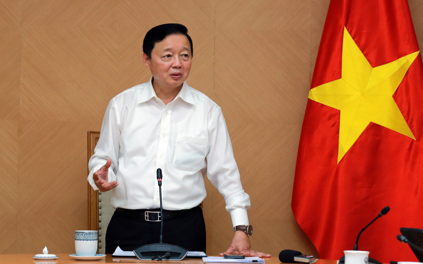 Phó Thủ tướng Trần Hồng Hà phát biểu tại cuộc họp.