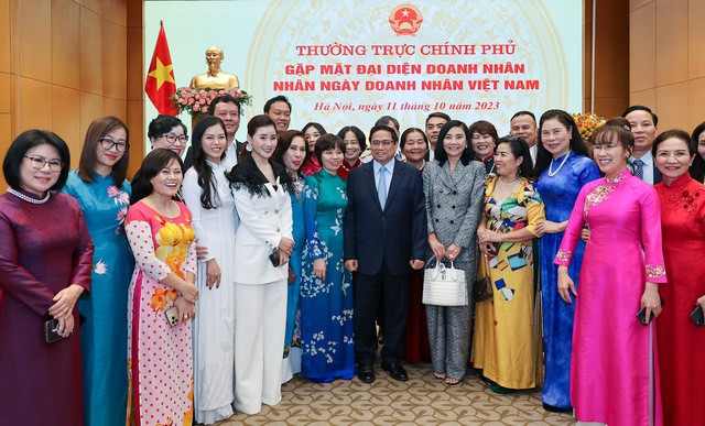 Thủ tướng Phạm Minh Chính gặp mặt các doanh nhân ngày 11/10/2023.