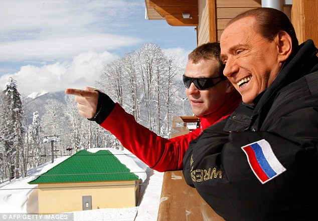 Tổng thống Nga Medvedev và cựu thủ tướng Italia Berlusconi