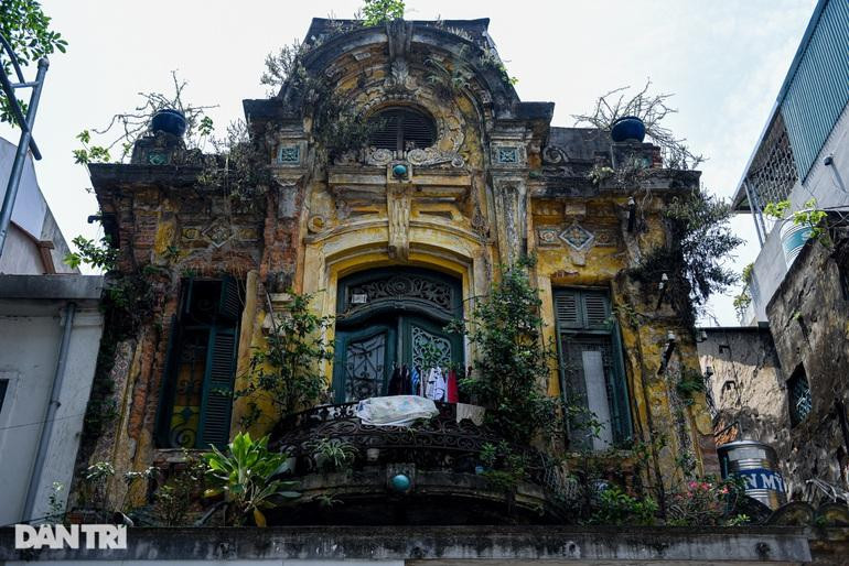 Căn phòng rộng khoảng 20m2 của gia đình ông Nguyễn Nhật Thành hiện là nơi ở của 3 thế hệ. Căn phòng rộng khoảng 20m2 của gia đình ông Nguyễn Nhật Thành hiện là nơi ở của 3 thế hệ.