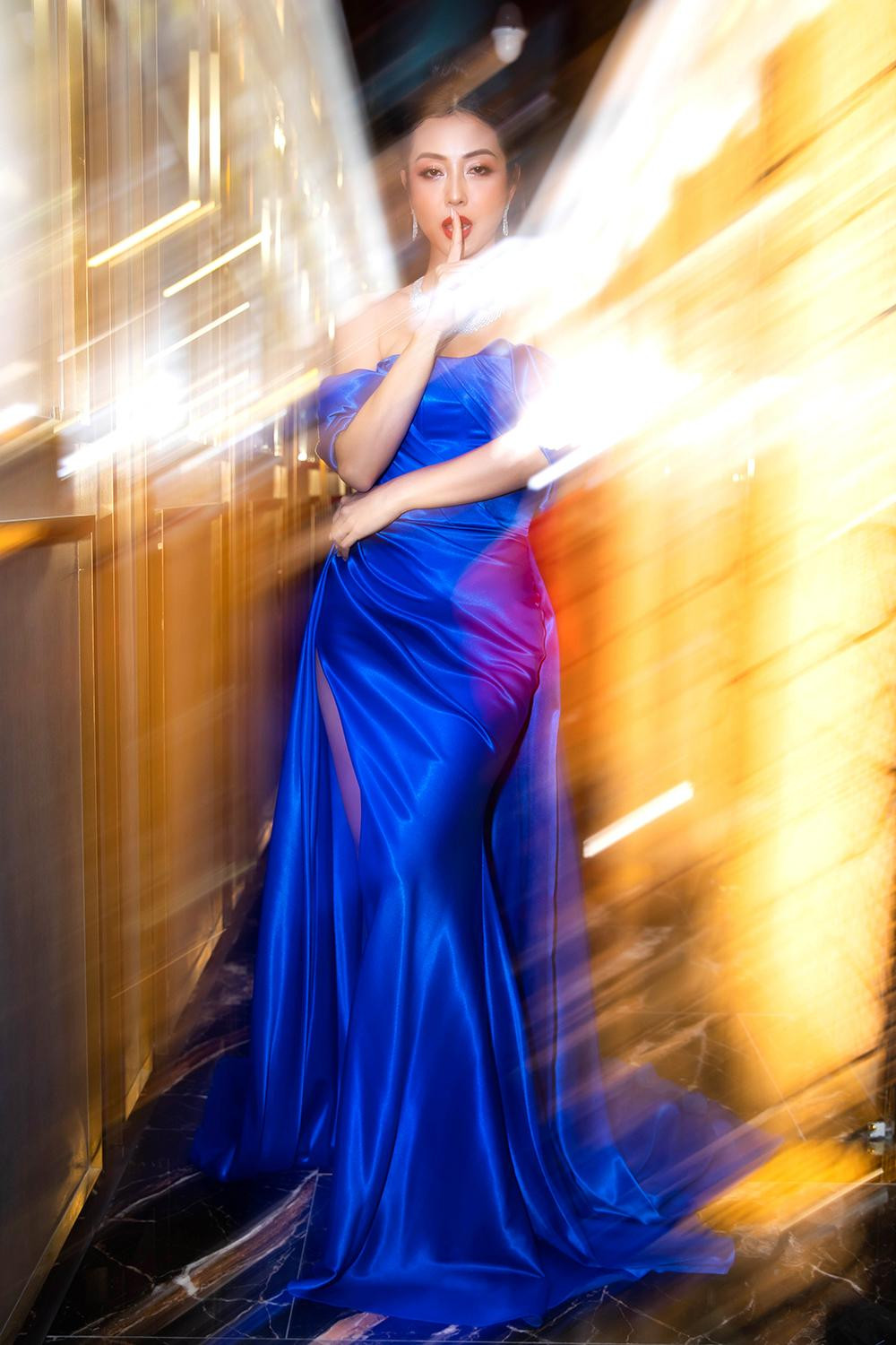 Mới đây, Hoa hậu Jennifer Phạm xuất hiện vô cùng xinh đẹp và lộng lẫy tại một sự kiện.