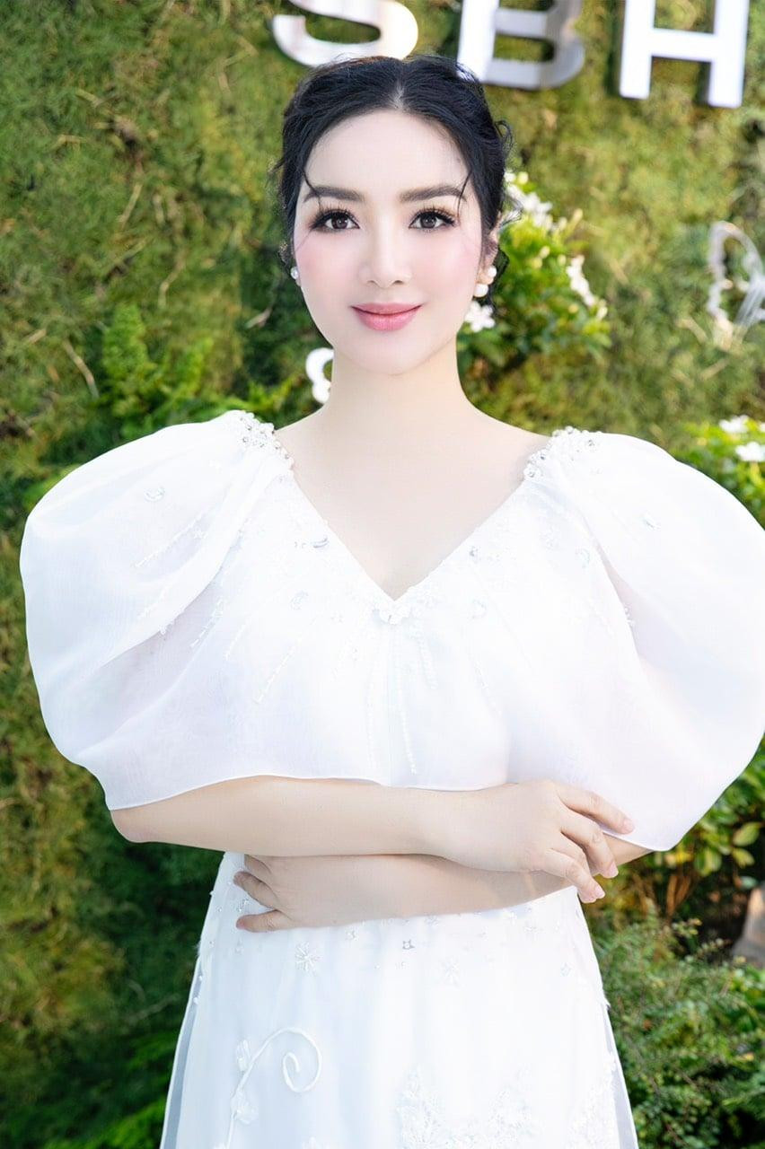 Nhan sắc trẻ trung ở tuổi trung niên của Giáng My luôn khiến fans phải bất ngờ.