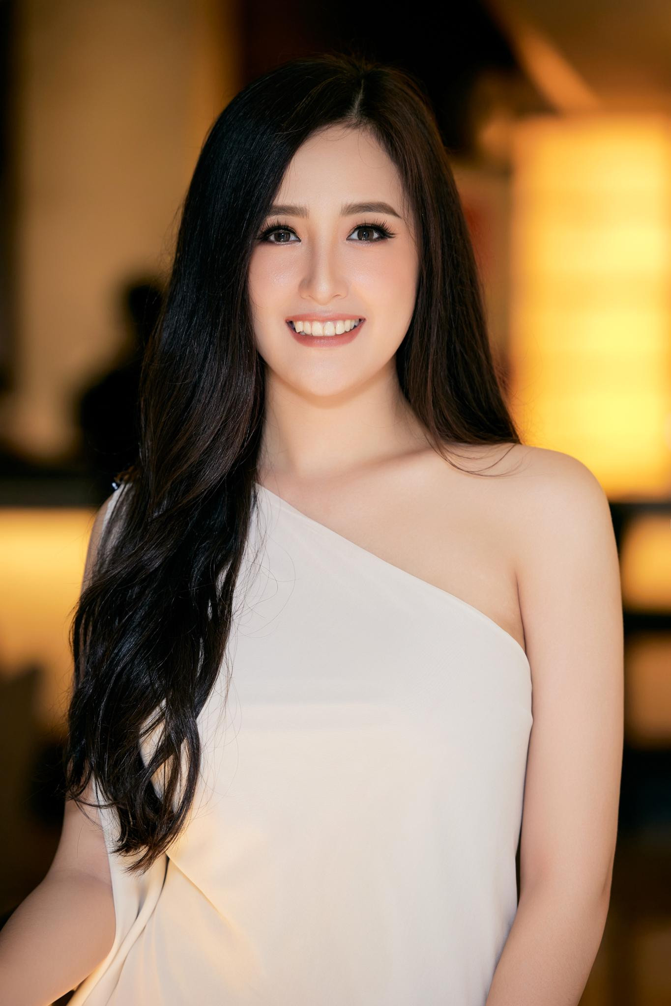 Nhan sắc ở tuổi 34 của Mai Phương Thúy khiến fans xốn xang.