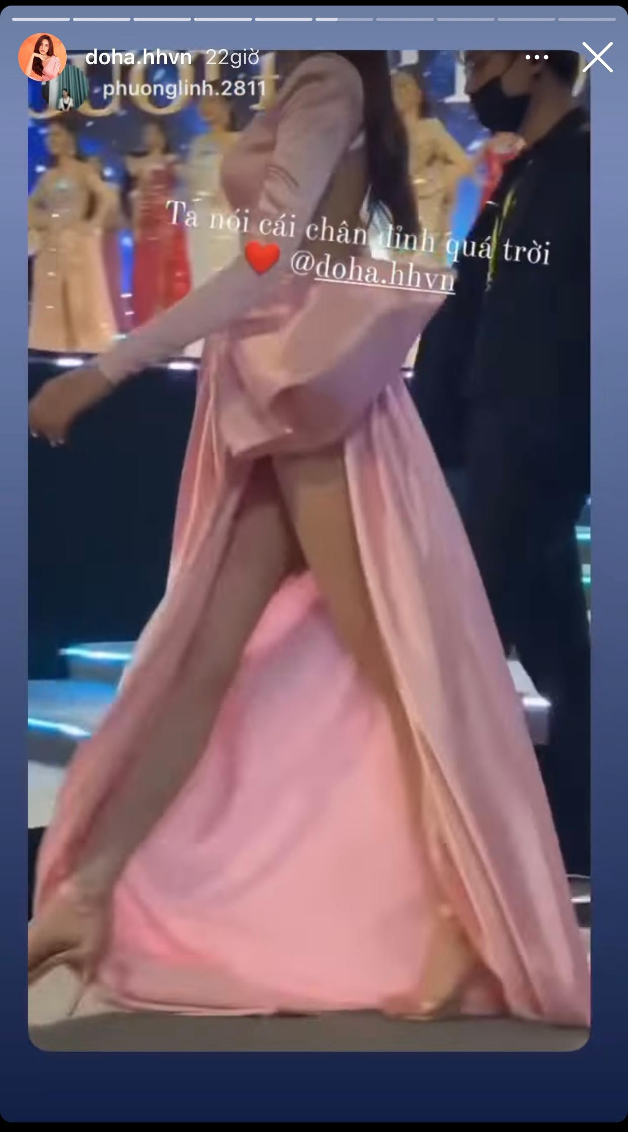 Các fans trầm trồ vì đôi chân thẳng tắp, nuột nà của HHVN 2020 qua camera thường.