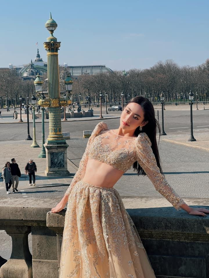 Vòng eo &apos;gây mê&apos; của Lương Thuỳ Linh.