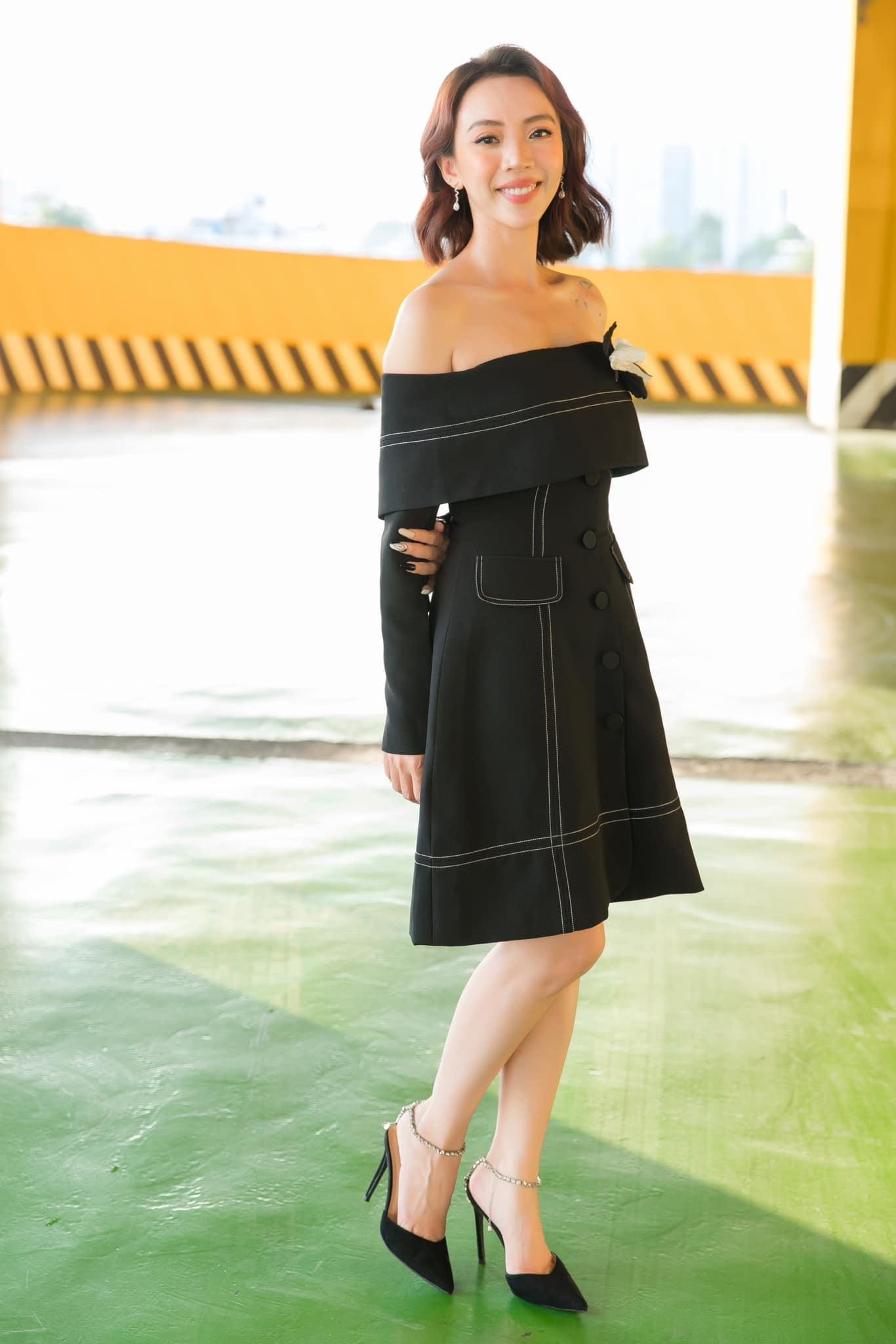 Tuy không sở hữu chiều cao nổi trội hay đôi chân dài thẳng tắp như Đỗ Thị Hà nhưng Thu Trang vẫn chiếm cảm tình của công chúng với nhan sắc ngày càng mặn mà, xinh đẹp. Tuy không sở hữu chiều cao nổi trội hay đôi chân dài thẳng tắp như Đỗ Thị Hà nhưng Thu Trang vẫn chiếm cảm tình của công chúng với nhan sắc ngày càng mặn mà, xinh đẹp.