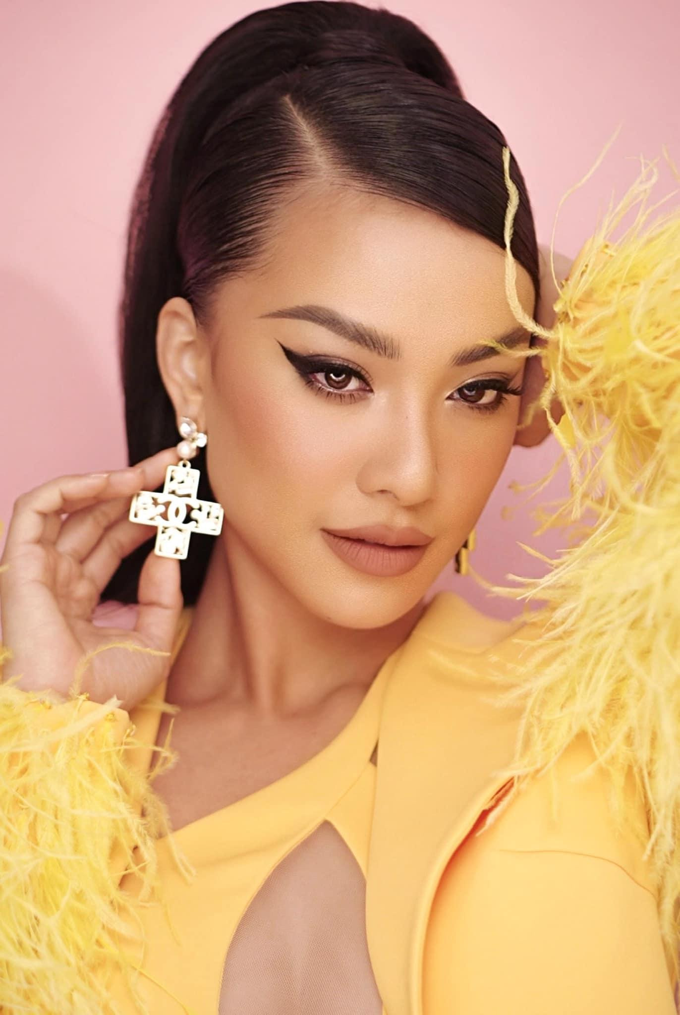 Nhan sắc cá tính, hiện đại của Kim Duyên hút hồn fans.