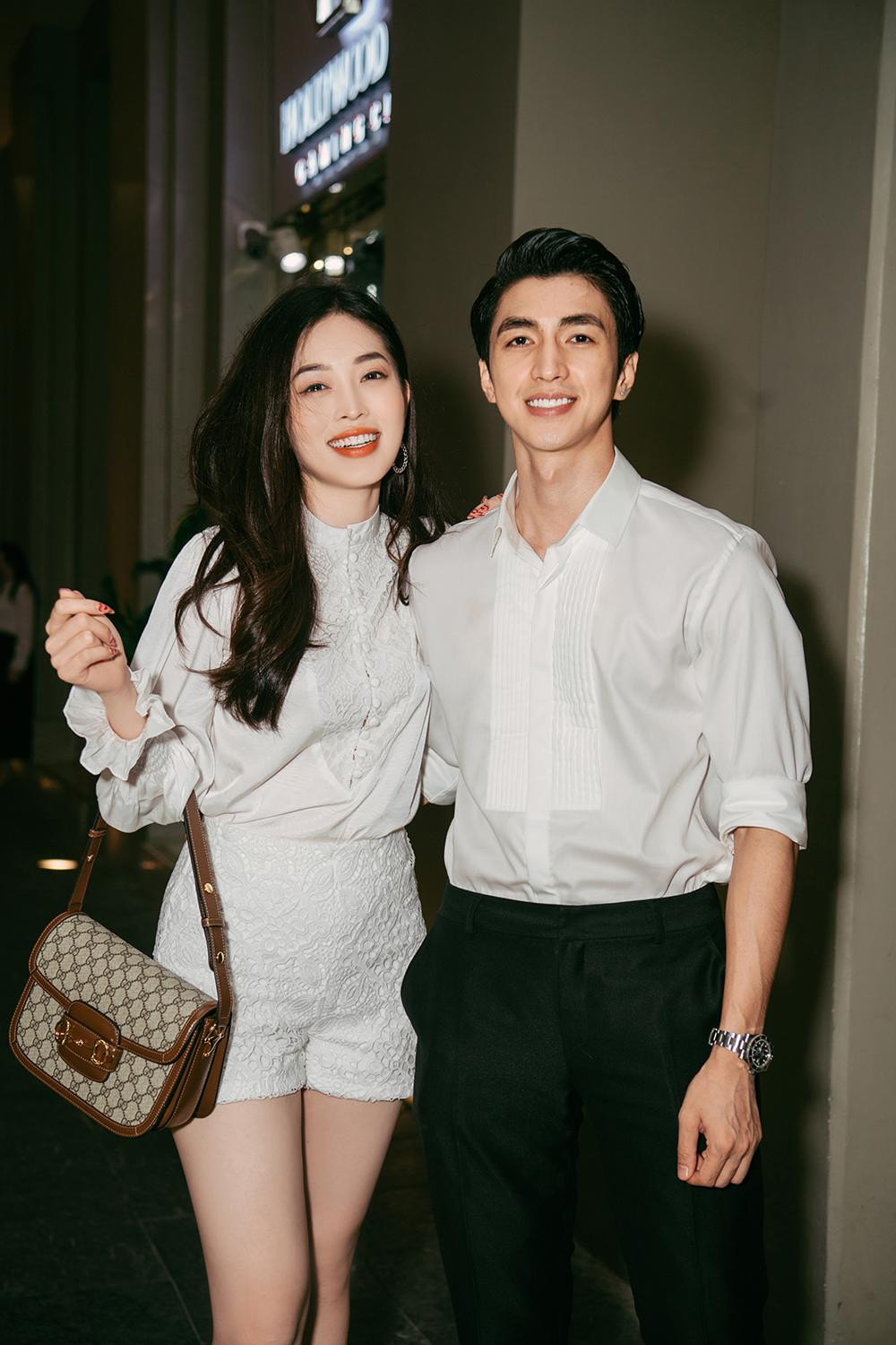 Tối 27/4, Á hậu Phương Nga và bạn trai Bình An sánh vai cùng nhau đi xem show Noo Phước Thịnh ở Hà Nội.