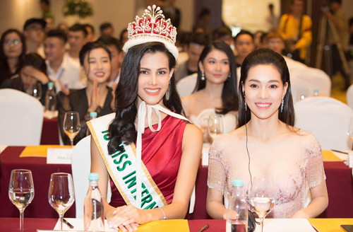 Á hậu Tường San chính thức được đề cử đi thi Hoa hậu Quốc tế 2019 ảnh 2