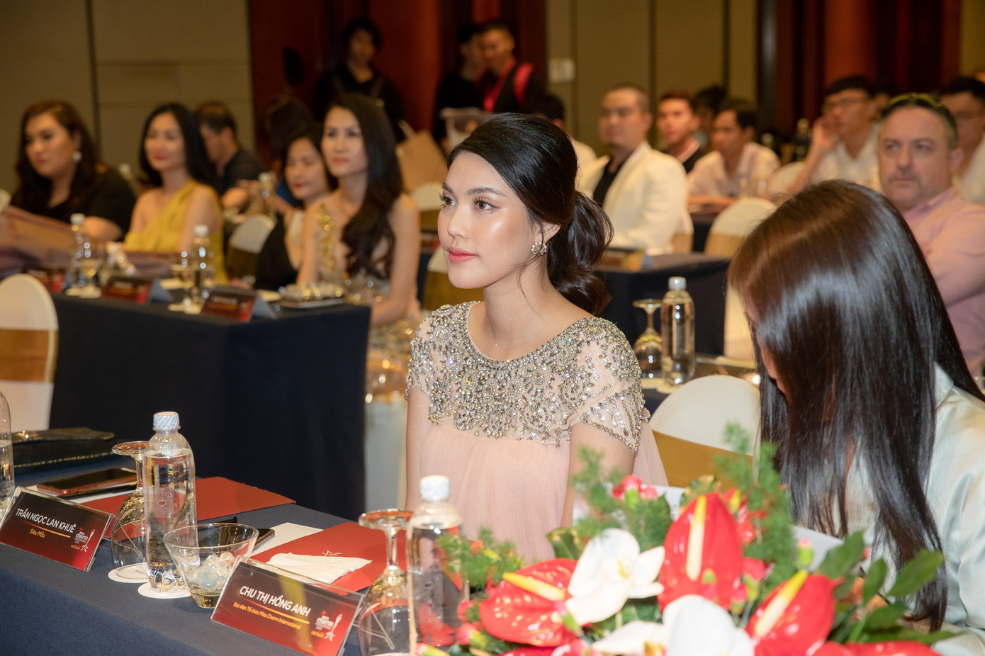 Lan Khuê mang bầu 8 tháng vẫn duyên dáng và nhận lời làm giám khảo Hoa hậu ảnh 3