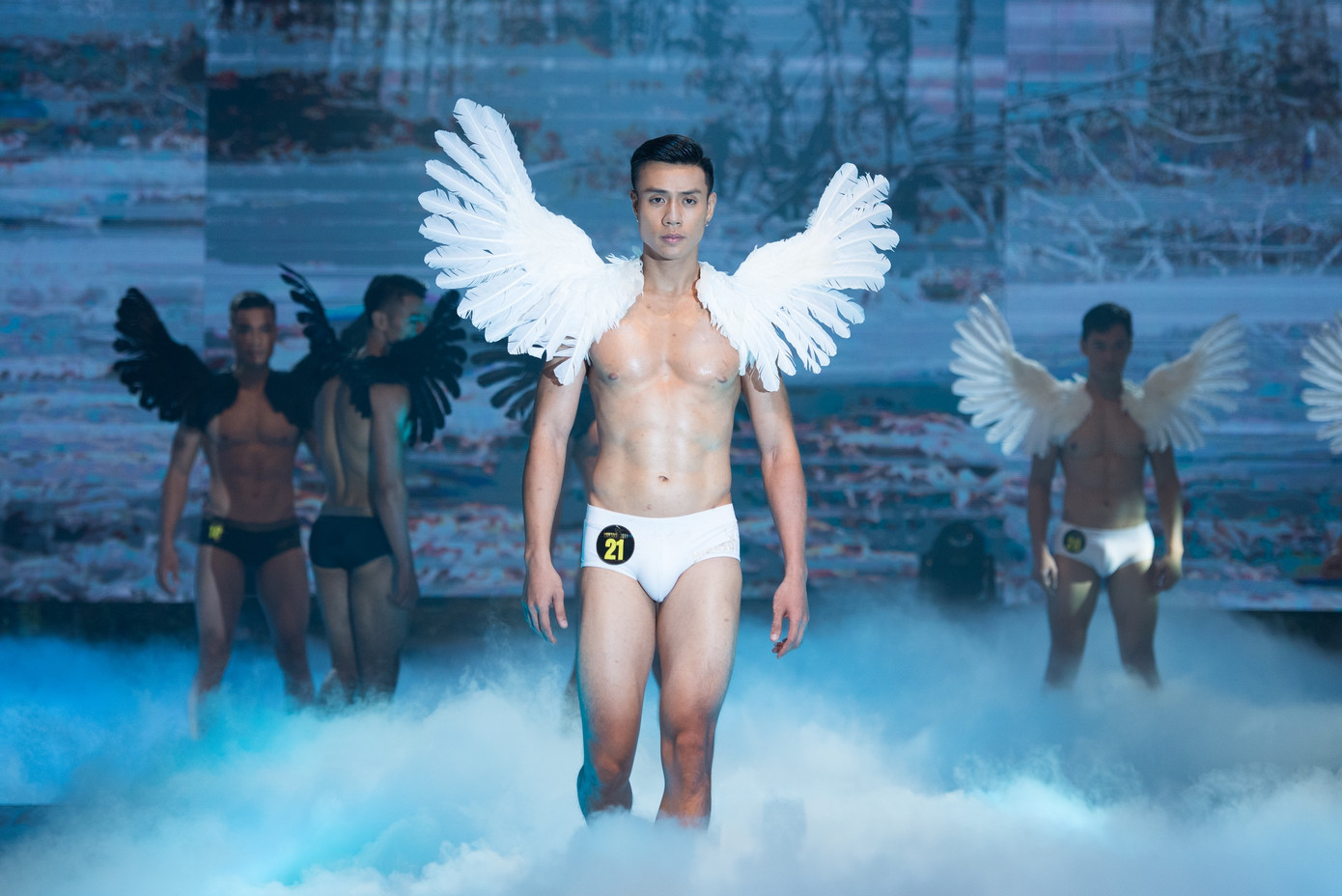 Ngắm body 6 múi cực đỉnh của dàn top 5 Mister Việt Nam 2019 ảnh 2