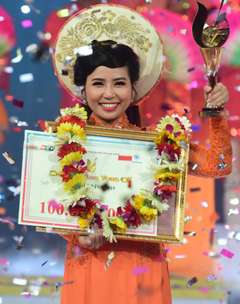 Cô gái xinh đẹp người Tiền Giang đoạt Chuông Vàng vọng cổ ảnh 1