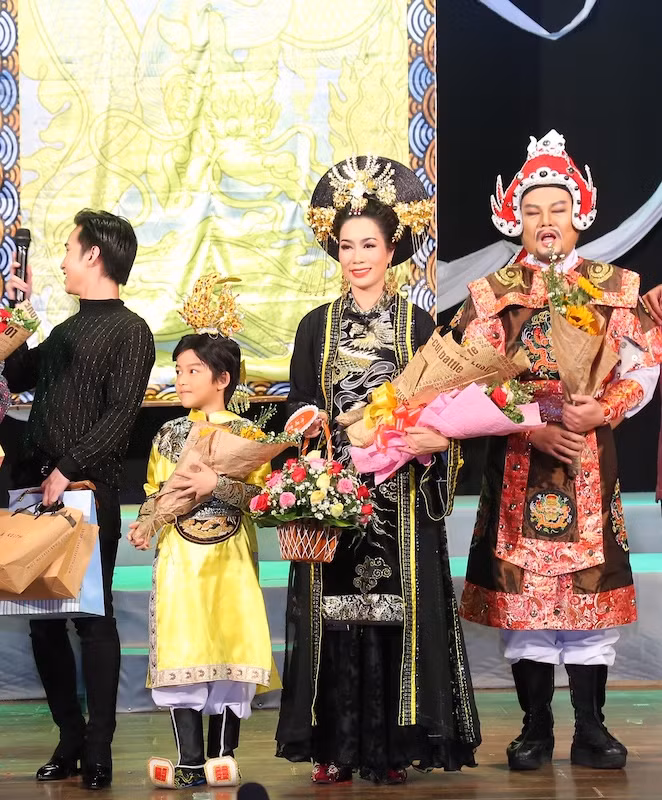 Trịnh Kim Chi được khen ngợi khi vào vai Thái Hậu Dương Vân Nga ảnh 2