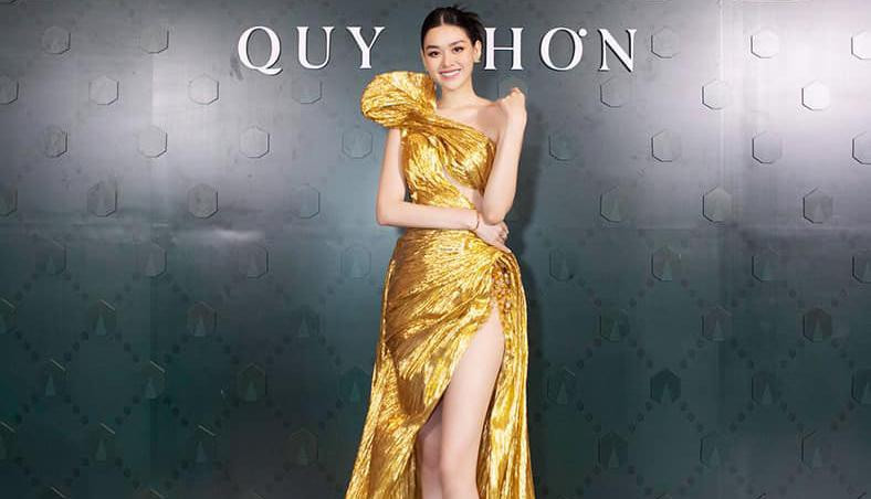 Mới đây khi tham dự một sự kiện ở Quy Nhơn, Á hậu Tường San gây chú ý trên thảm đỏ của sự kiện khi diện bộ váy tông vàng gold sang chảnh, xẻ đùi gợi cảm. Mới đây khi tham dự một sự kiện ở Quy Nhơn, Á hậu Tường San gây chú ý trên thảm đỏ của sự kiện khi diện bộ váy tông vàng gold sang chảnh, xẻ đùi gợi cảm.