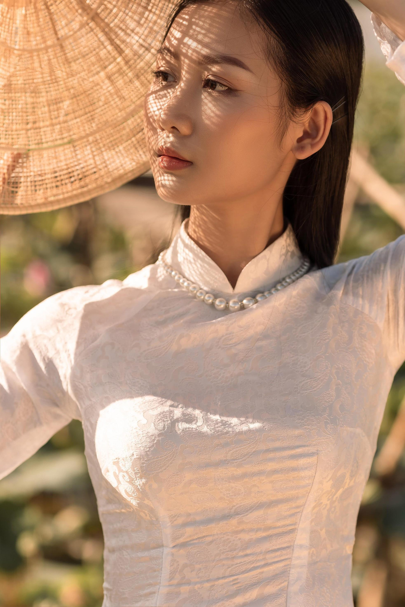 Quế Anh đang học khoa Ngôn ngữ và Văn hoá Hàn Quốc, Trường Đại học Ngoại ngữ, Đại học Huế. Cô nàng mong muốn trở thành một tiếp viên hàng không trong tương lai.