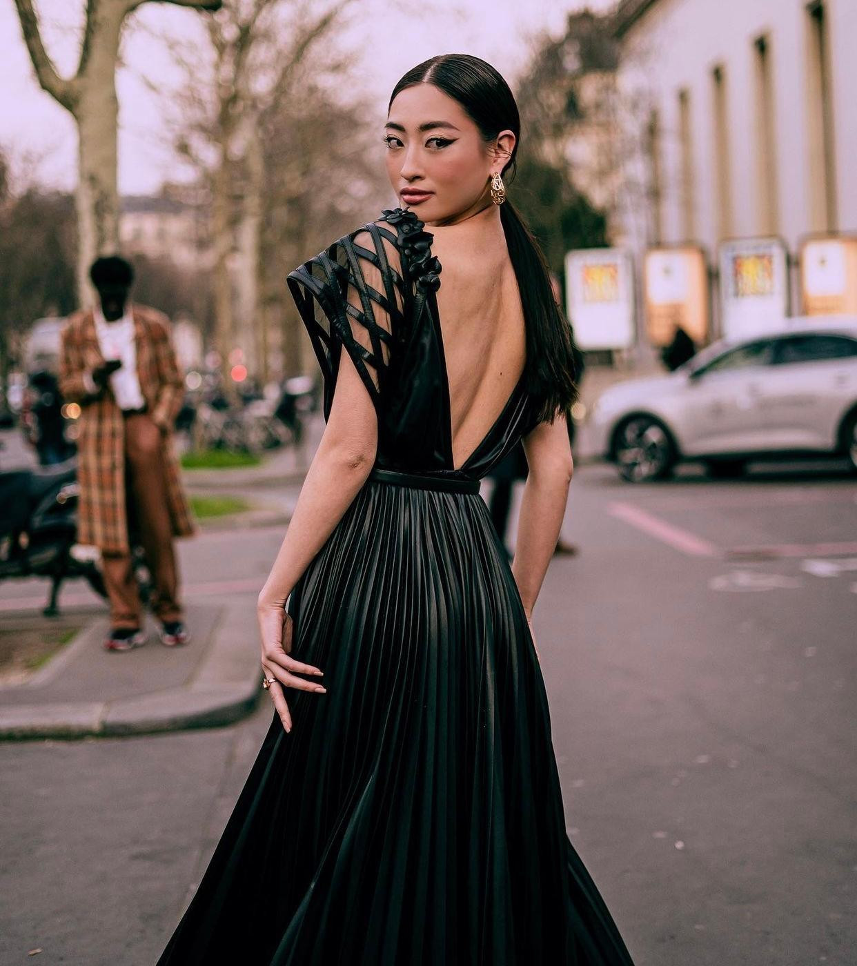 Lương Thuỳ Linh lựa chọn phong cách sang trọng và quyến rũ cho lần xuất hiện quan trọng này. Lương Thuỳ Linh lựa chọn phong cách sang trọng và quyến rũ cho lần xuất hiện quan trọng này.