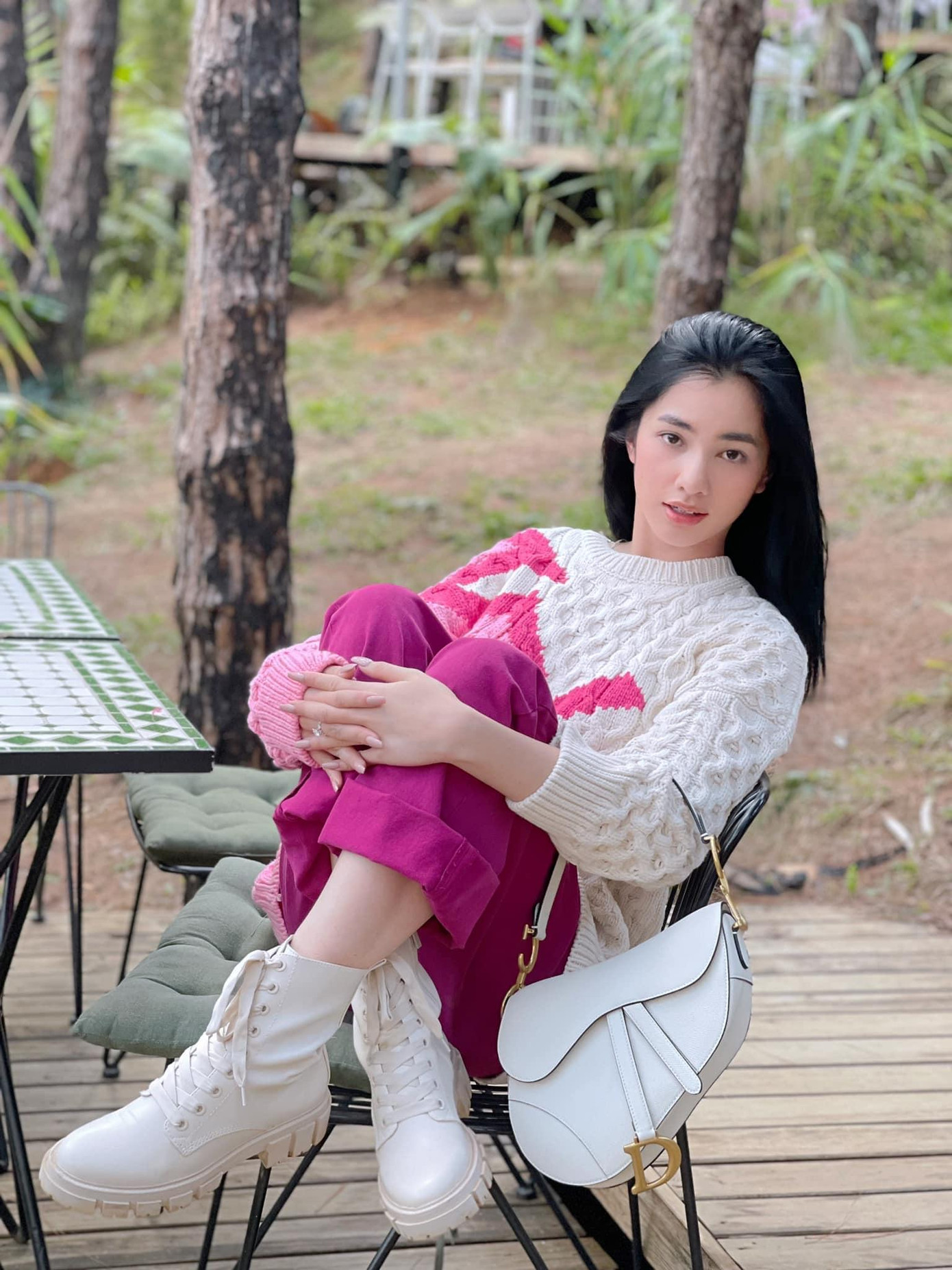 Người đẹp Cẩm Đan khoe vẻ trong trẻo, duyên dáng ở Đà Lạt. Người đẹp Cẩm Đan khoe vẻ trong trẻo, duyên dáng ở Đà Lạt.