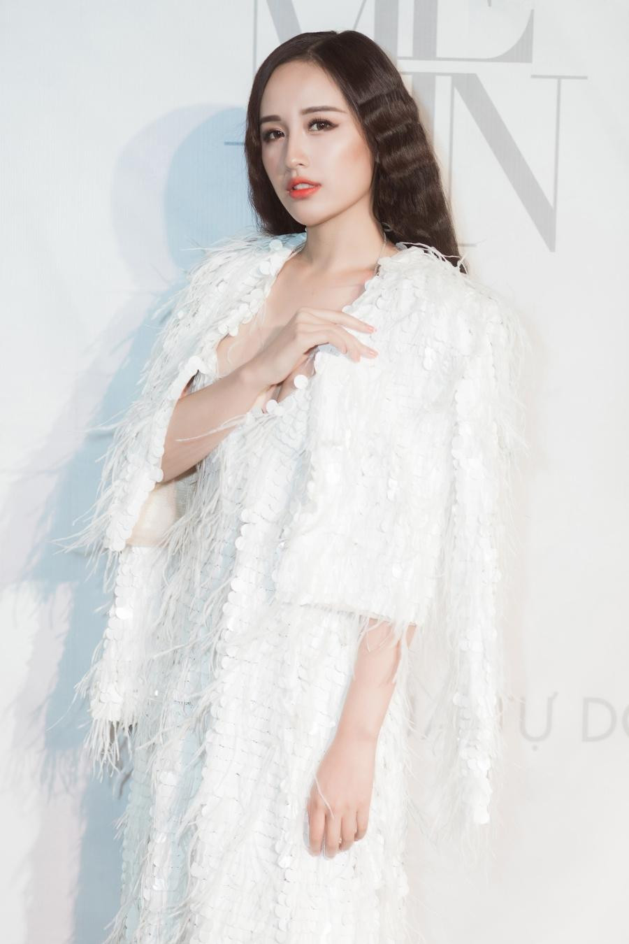 Hoa hậu Mai Phương Thuý kiêu sa như công chúa tuyết tại sự kiện trong bộ váy lông vũ trắng muốt. Hoa hậu Mai Phương Thuý kiêu sa như công chúa tuyết tại sự kiện trong bộ váy lông vũ trắng muốt.