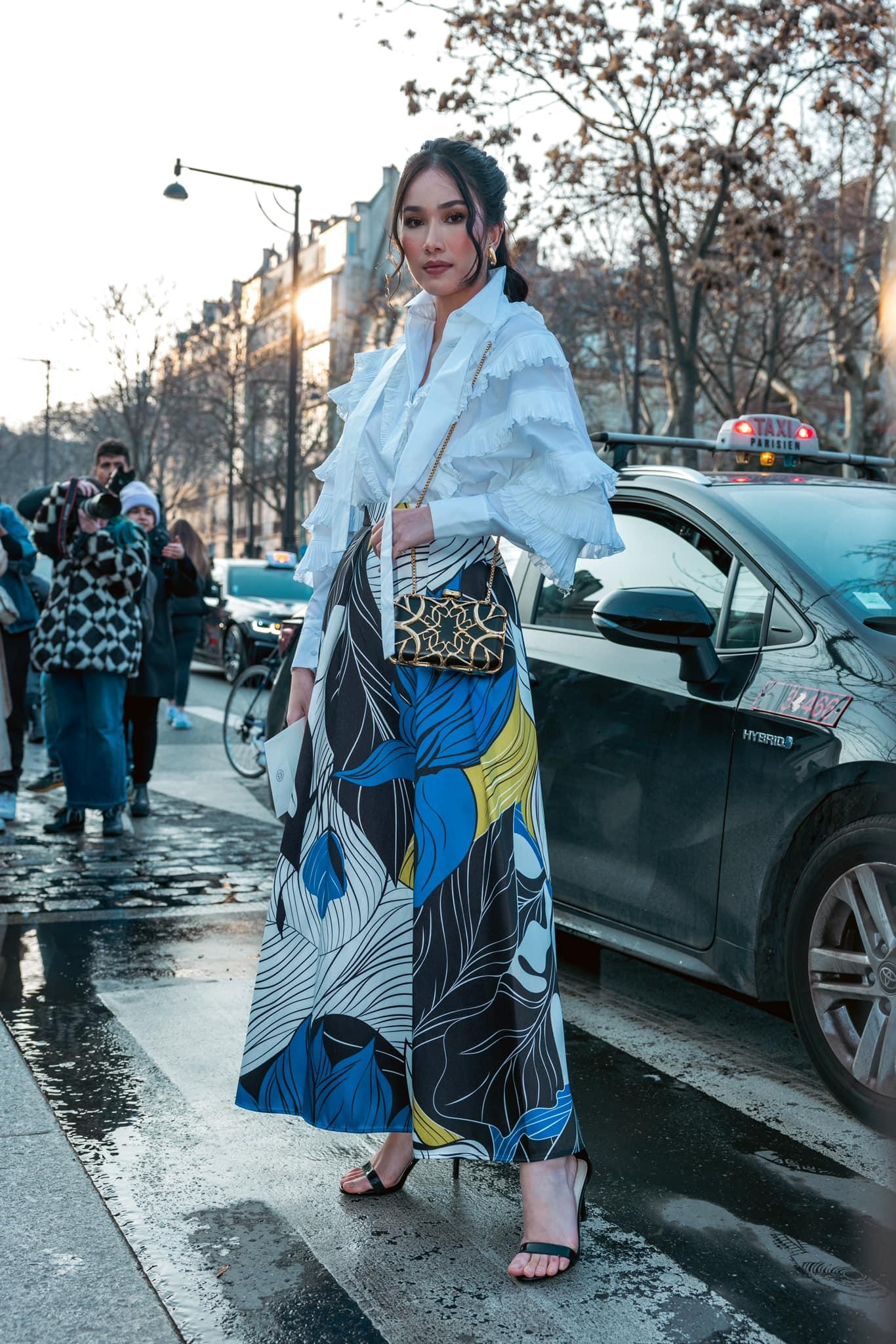 Á hậu Phương Anh gây chú ý với màn xuất hiện ấn tượng.